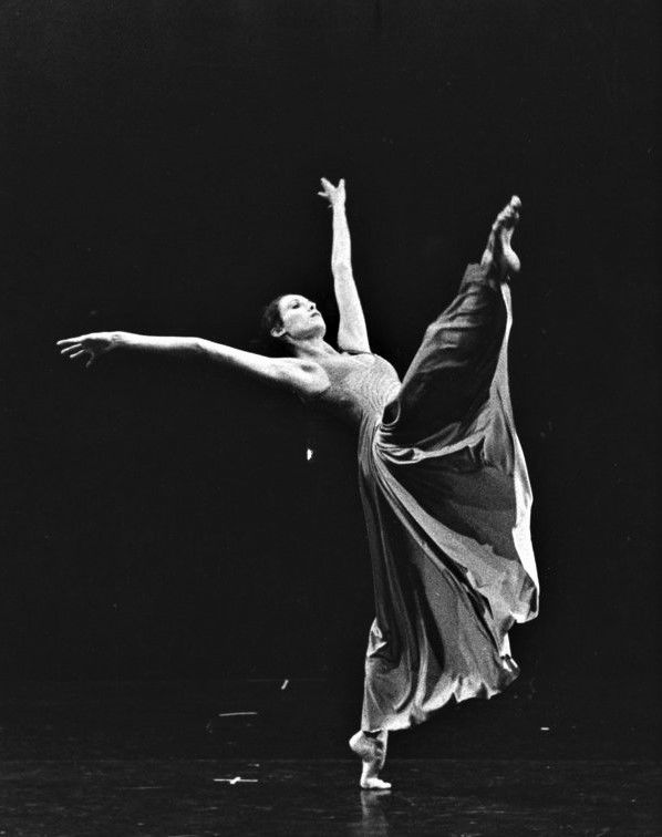 Claudia Moore in David Earle's Courances- photo by Andrew Oxenham 1978 ASC39700 (2).jpg